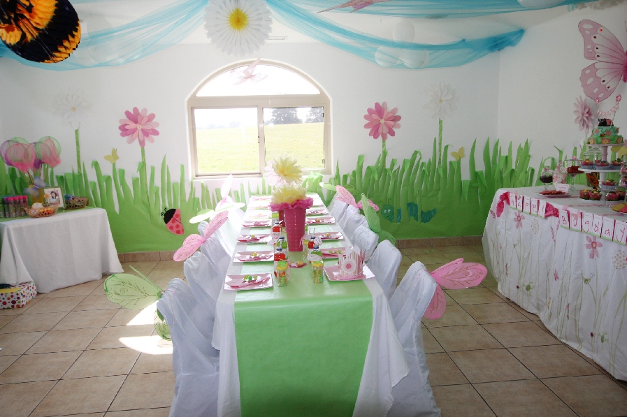 Photo showing a themed party with black, pink and white colors.